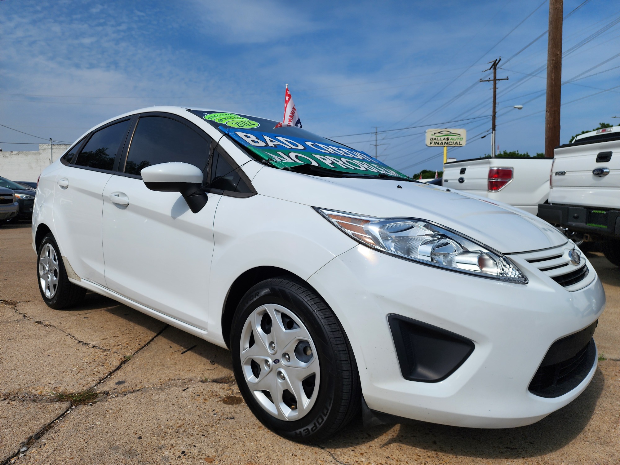 2012 WHITE Ford Fiesta S (3FADP4AJ0CM) , AUTO transmission, located at 2660 S.Garland Avenue, Garland, TX, 75041, (469) 298-3118, 32.885387, -96.656776 - Photo #1